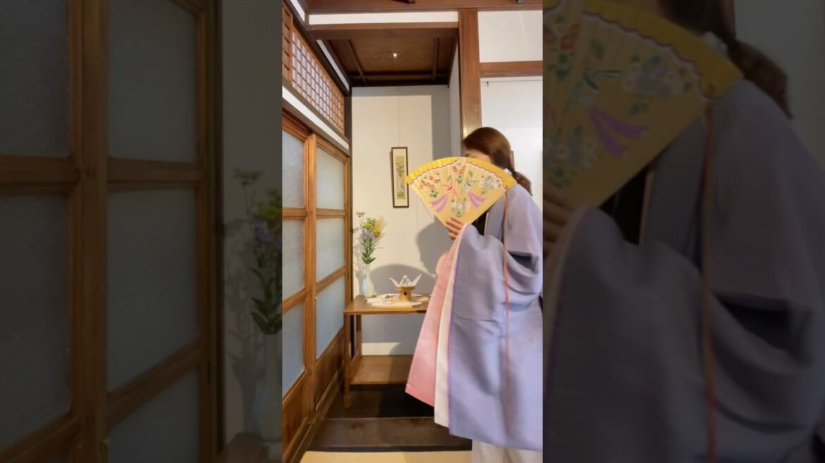 装束体験で変身　重陽の節句